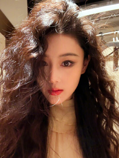 张馨予