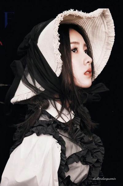 陈都灵