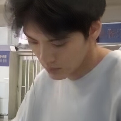 嗯