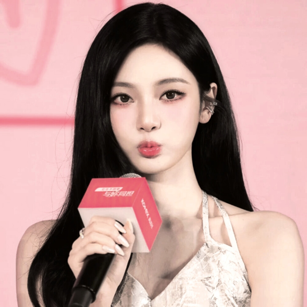 “病哚 ”⋆ ♡̷ .ﾟ◁推推她！！！没有关注的，快去关注她！真的很不错~