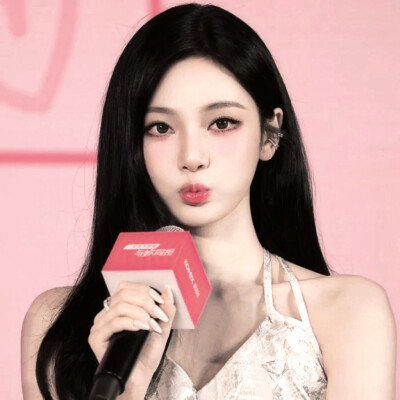 “病哚 ”⋆ ♡̷ .ﾟ◁推推她！！！没有关注的，快去关注她！真的很不错~