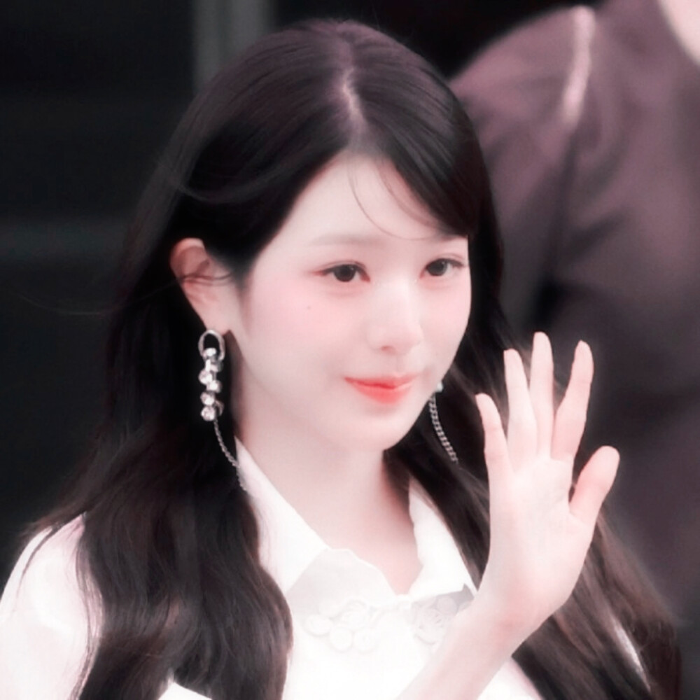 ʚ喜欢我就抱抱空气ʕ̯•͡˔•̯᷅ʔ毕竟我的可爱无处不在ɞ
cr：starwithtokki | 张元英