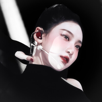  宁艺卓Ningning* “把心事说给月亮听吧，它会替我在这个世界爱你.”