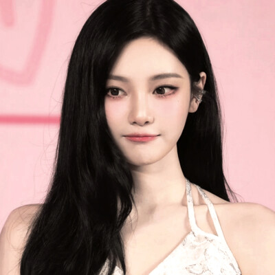 “病哚 ”⋆ ♡̷ .ﾟ◁推推她！！！没有关注的，快去关注她！真的很不错~