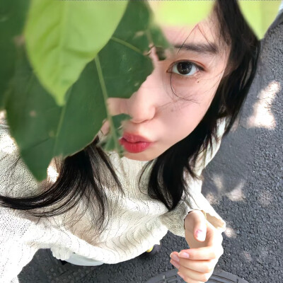 ❤️巴卡茶旅❤️＃生命力女生头像 ​​​＃Wechat氛围感女头＃夏日头像＃自由感＃自然系＃蝴蝶女孩头像＃艺术感头像＃胶片感头像＃复古＃棕色系