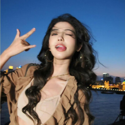 女头