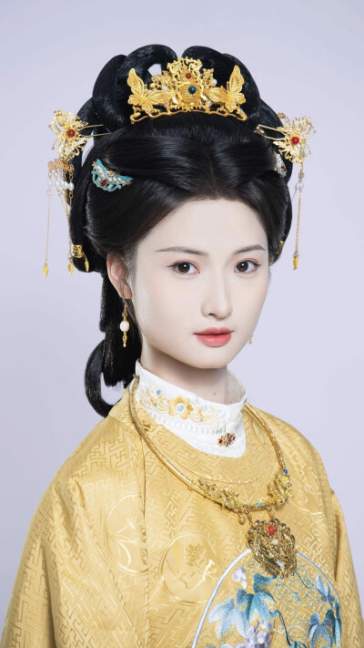 青笺未寄误红妆 谢若若