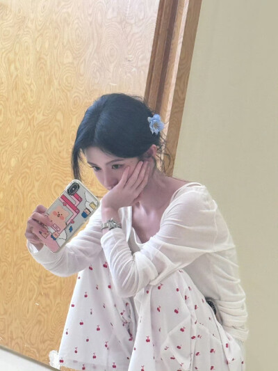 鞠婧祎
