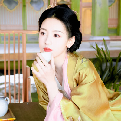 陈都灵