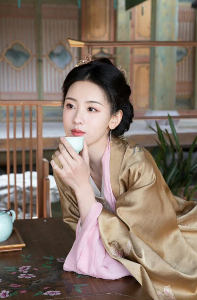 陈都灵