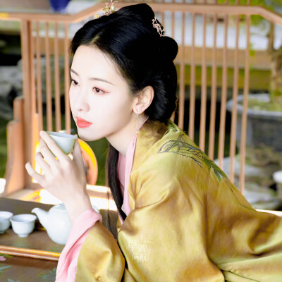 陈都灵