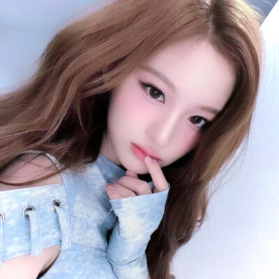 瞳孔与心跳的距离，在与你对视时清零