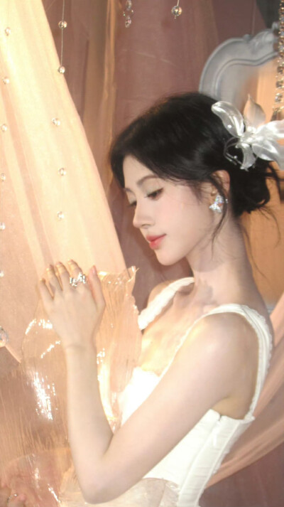 鞠婧祎