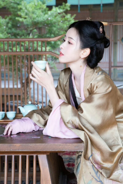 陈都灵