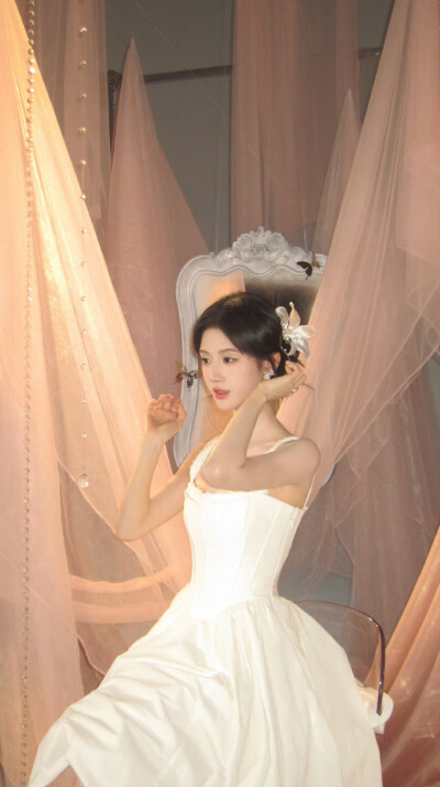 鞠婧祎