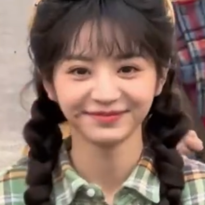 睫毛弯弯眼睛眨啊眨