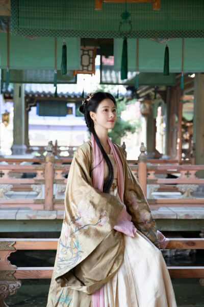 陈都灵