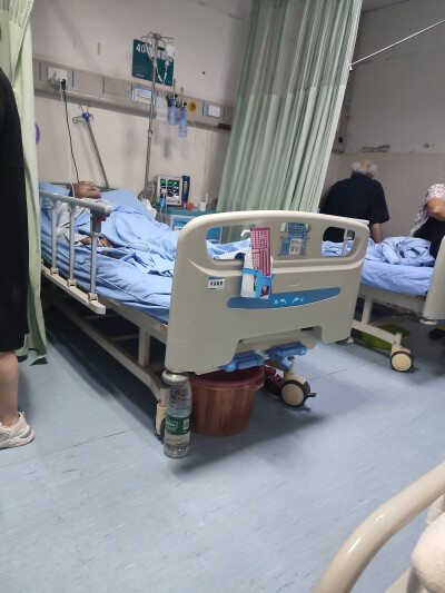 爷爷生病住院了