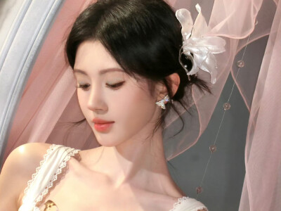 鞠婧祎
