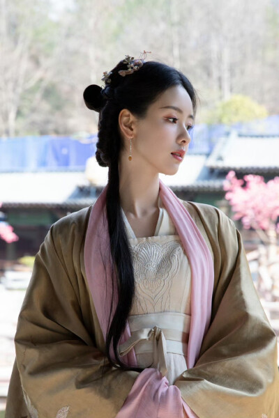 陈都灵