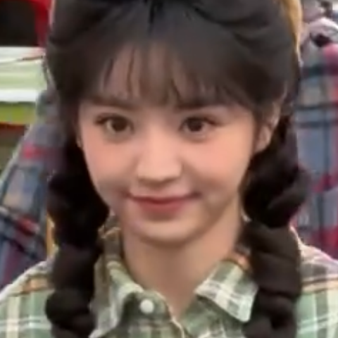 睫毛弯弯眼睛眨啊眨