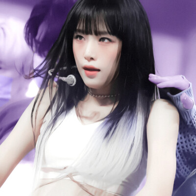 崔叡娜｜자색 비경#紫羅蘭·Violet Garden—
