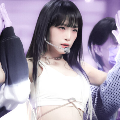 崔叡娜｜자색 비경#紫羅蘭·Violet Garden—