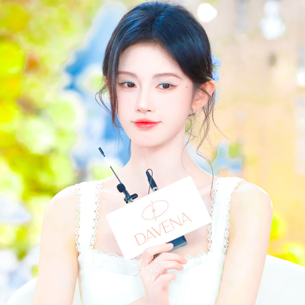 鞠婧祎