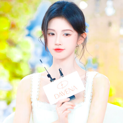 鞠婧祎