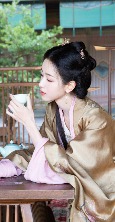 陈都灵《华山论剑之东邪西毒》冯衡