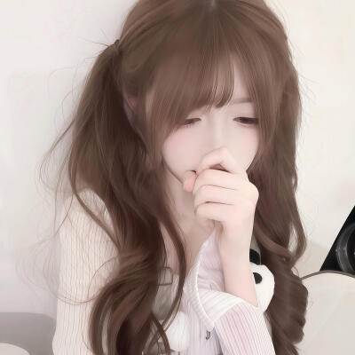 . /\__/\
‎=(,,>ヮ<,,)=
‎ / ◠ ◠ \ノ