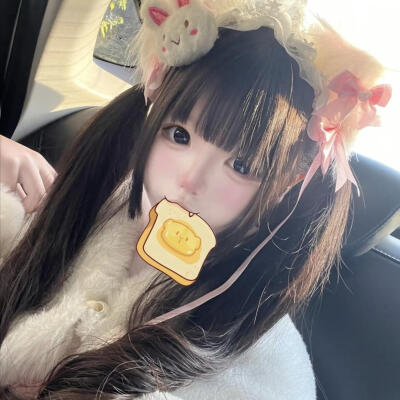 这个世界不会有人懂我的 除了甜甜的草莓小蛋糕^=ω=^