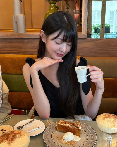 张元英