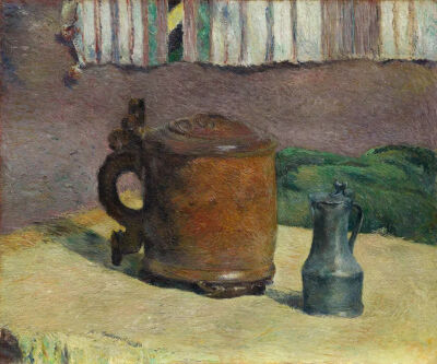 《Wood Tankard and Metal Pitcher_粘土壶和伊林马克杯》
保罗·高更（Paul Gauguin，法国）
1880年 | 帆布油画 | 62 x 52 cm | 印象派-静物画
美国伊利诺伊州-芝加哥艺术学院收藏

