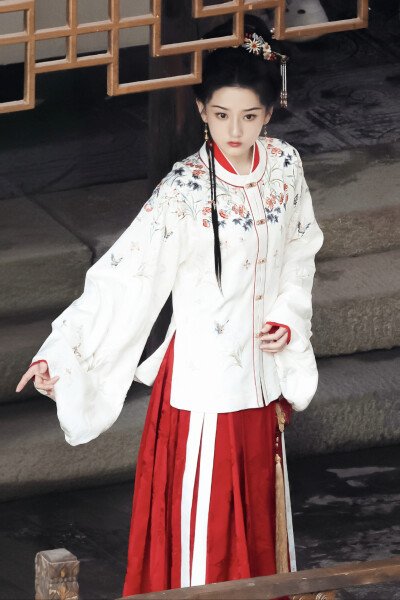 表妹万福 甄嘉芙