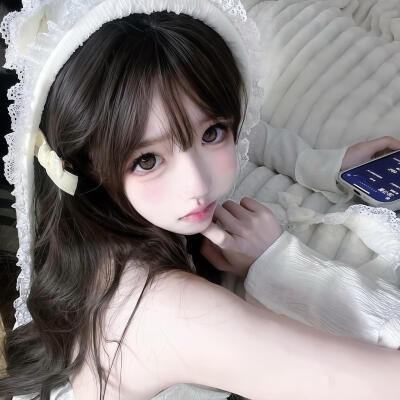 这个世界不会有人懂我的 除了甜甜的草莓小蛋糕^=ω=^
