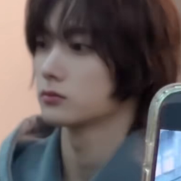 把背给我打直！