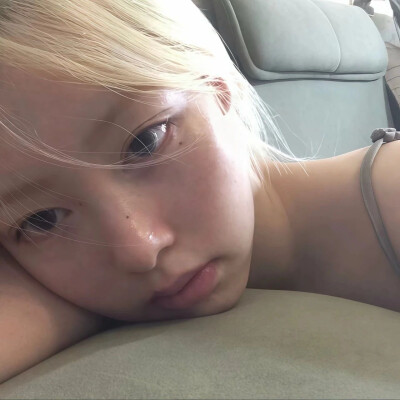 女头 雨天 氛围 白色系 小众