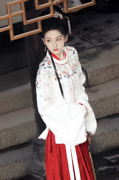 表妹万福 甄嘉芙