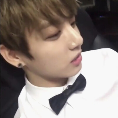 亲爱的你躲在哪里发呆