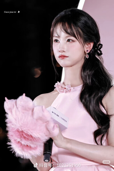 陈都灵