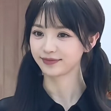 小酒窝长睫毛
