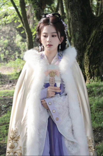 重生嫡女只想虐渣 牧南歌