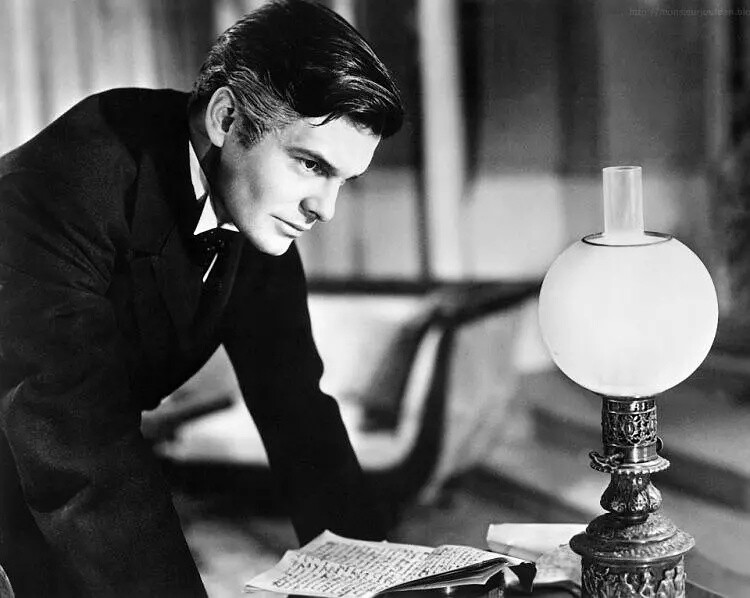 路易斯·乔丹
Louis Jourdan 法国演员