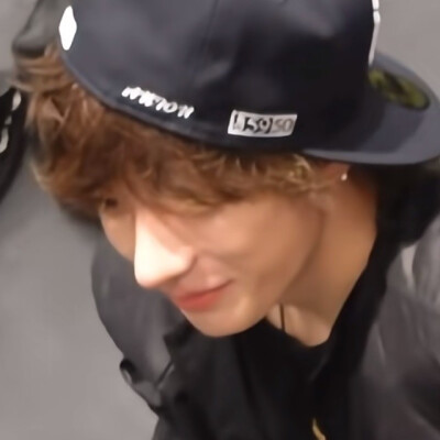李灿荣
