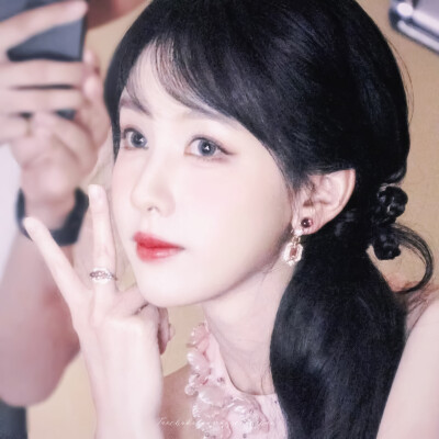 陈都灵.