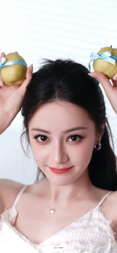 迪丽热巴·迪力木拉提