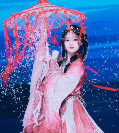 黄霄云