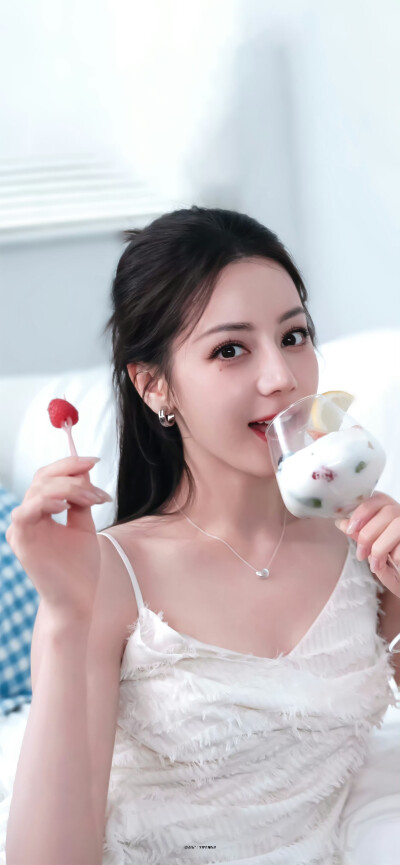 迪丽热巴·迪力木拉提