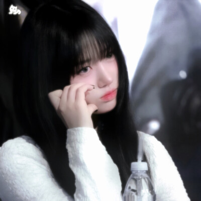 大家好，我是欢天喜地百灵鸟@晒到的阳光不分你一半